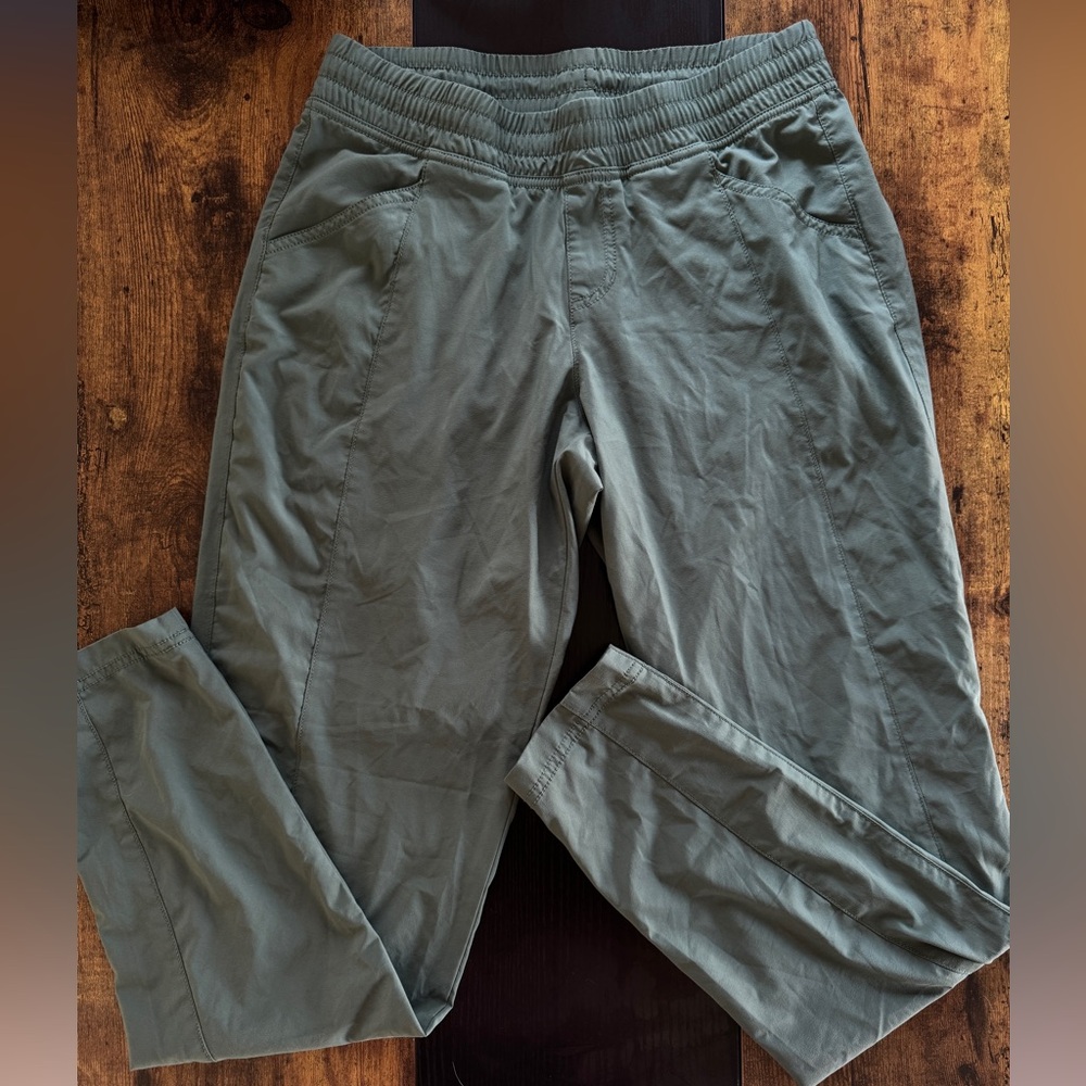 Women’s Northface Green Hiking Pants Size 4
